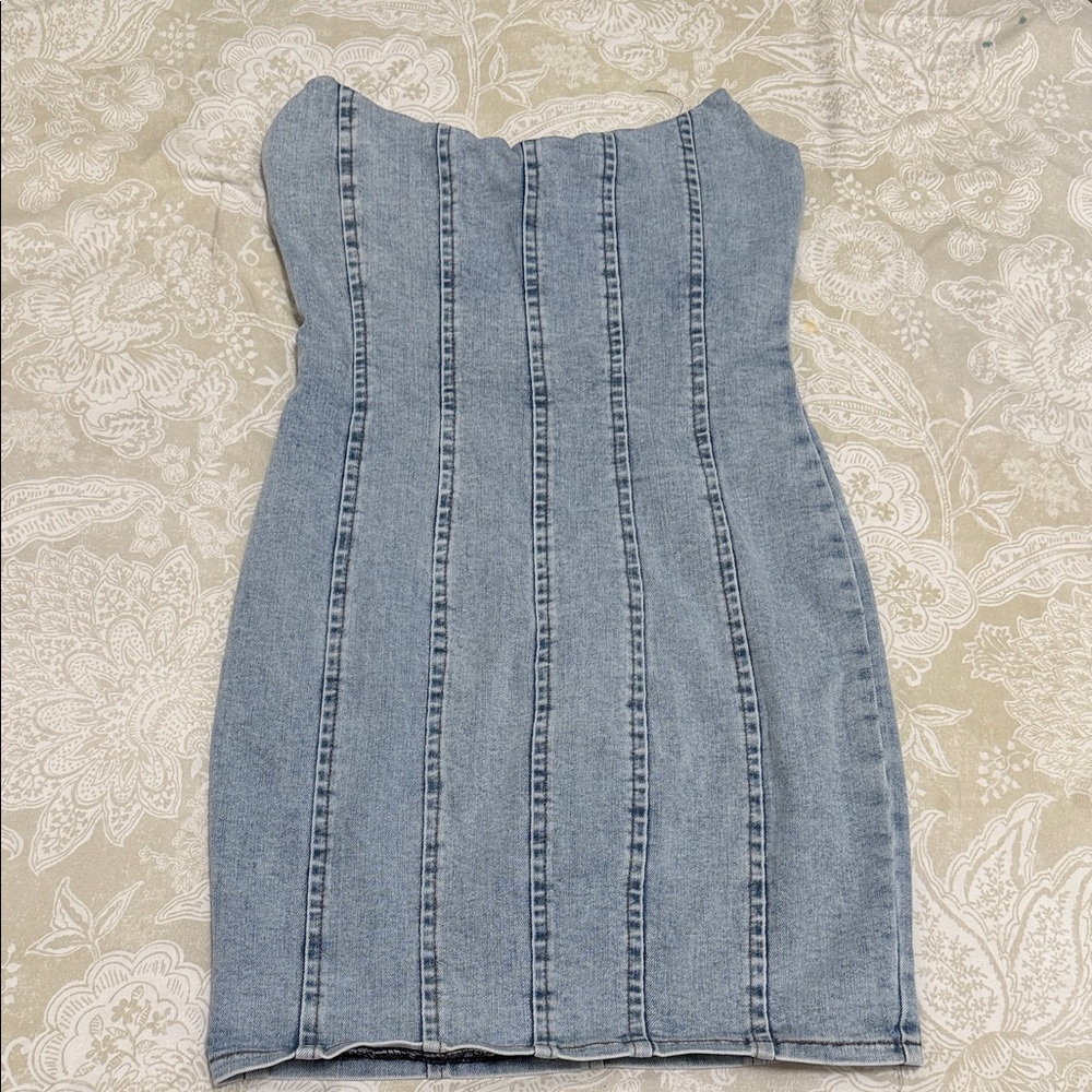 Elegant Strapless Denim Dress